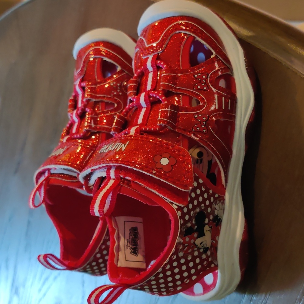 Toddler Size 7 Minnie Mouse Trekking Sandals